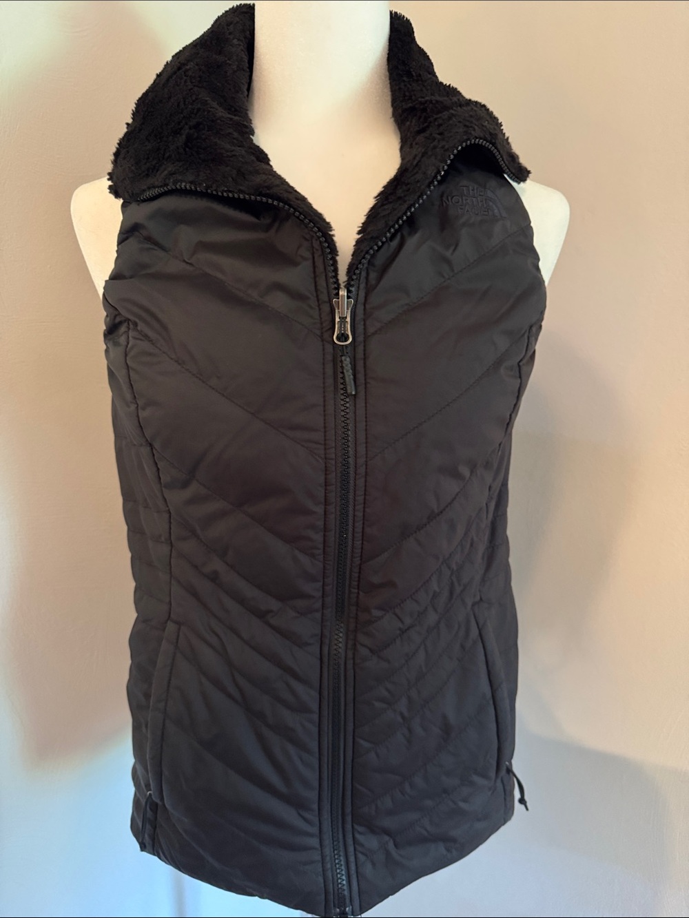 The North Face Women's Black Quilted Sherpa Collar Vest - Reversible Size XS